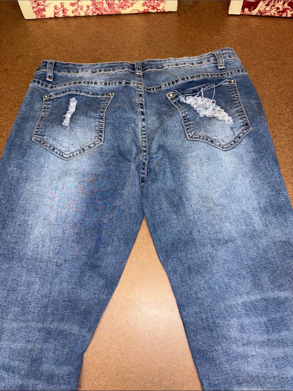 Woman’s SZ 6 Medium Straight leg Jeans with Pink, Red & Yellow Floral Appliqués - Picture 10 of 11